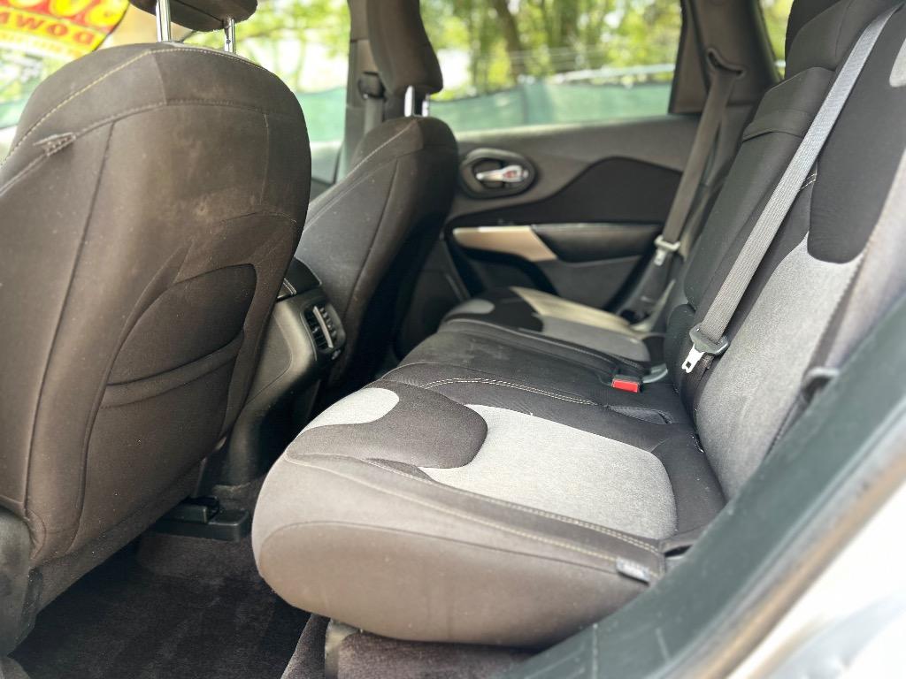 2018 Jeep Cherokee Latitude - Photo 6