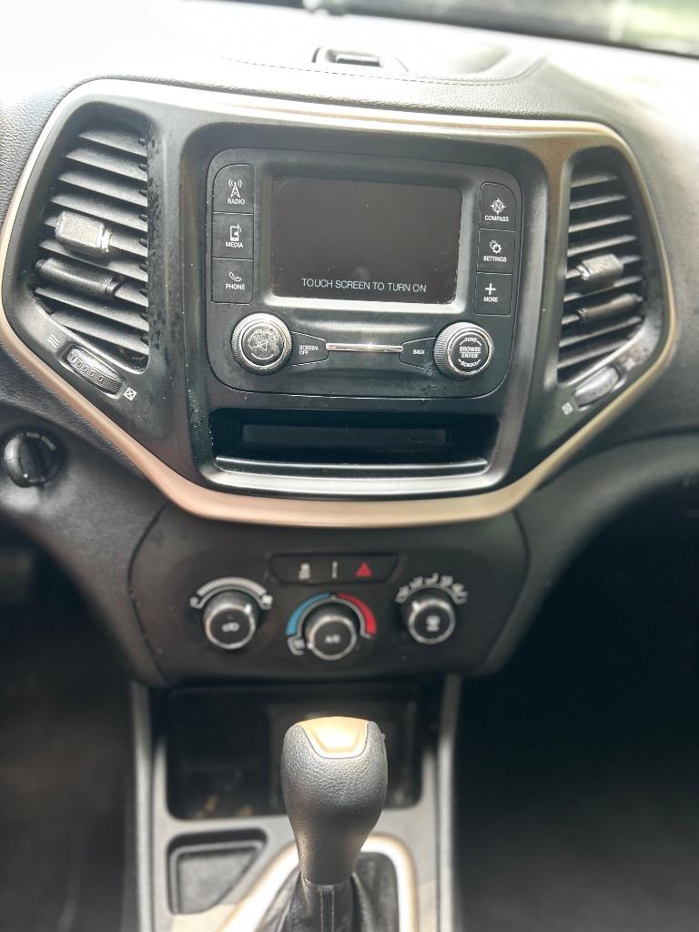 2018 Jeep Cherokee Latitude - Photo 8