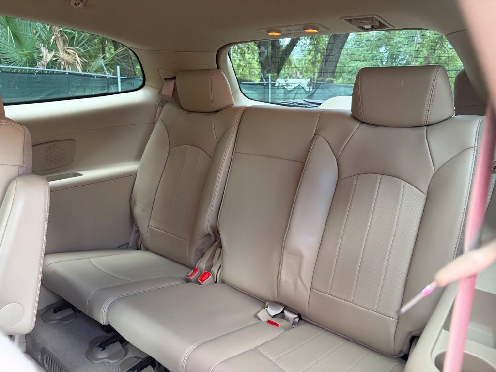 2008 Buick Enclave CXL - Photo 11